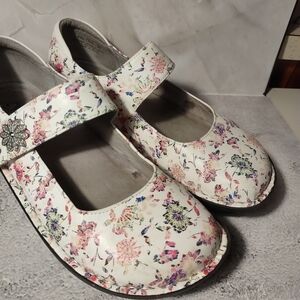 Alegria Floral Mary Jane Platform Shoes - White and Pink